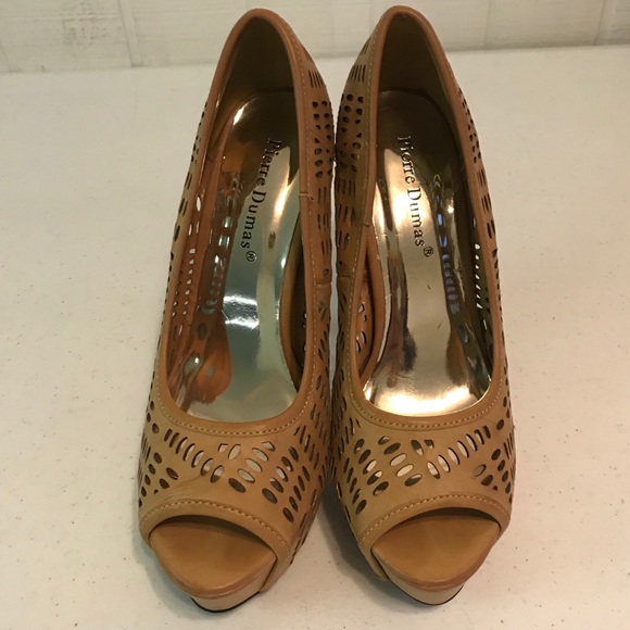 ✨ pretty tan leather stiletto heels - Picture 3 of 6